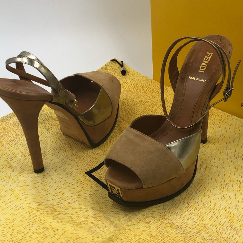 💯AUTH FENDI SUEDE HEELS PLATFORM 7 37 in BOX EUC - Picture 6 of 12
